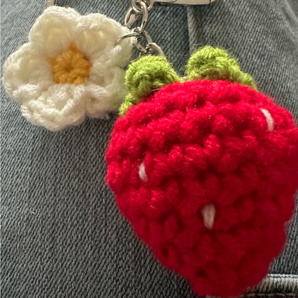 🔥Sold🔥Handmade Strawberry and Flower Keychain - Picture 3 of 4